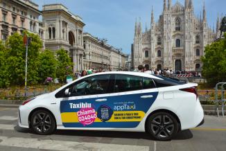 apptaxi taxiblu pubblicita taxi duomo 2025