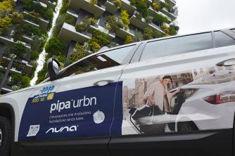 nuna baby pubblicita taxi milano giardino verticale 2024